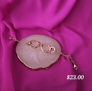 Elegant Gold Chain Bracelet